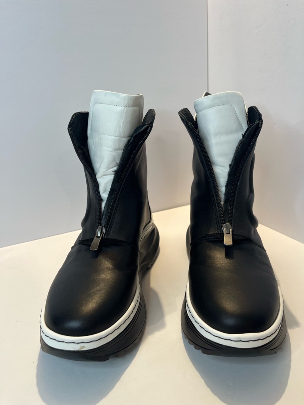 Designer Chunky Leather Ankle Boots Black White EU 40 (US 9) Platform Lug Sole